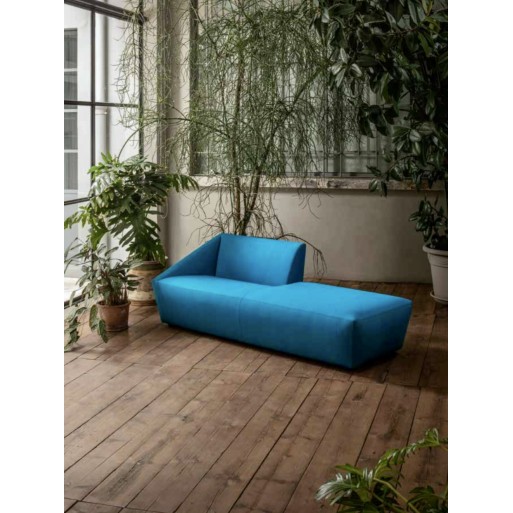 Amarcord Lounge Chair Luxy Img1 Amarcord Lounge Chair Luxy Img1